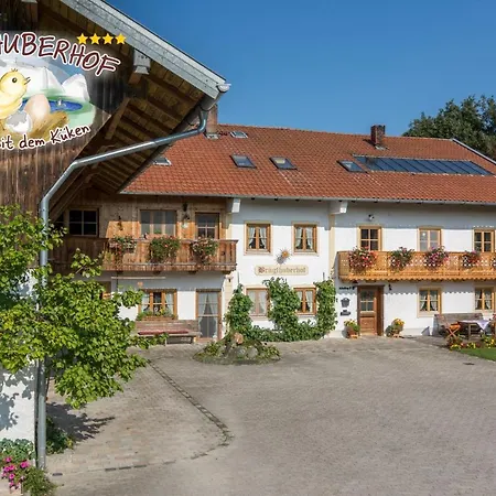 Brueglhuberhof Feriegård *